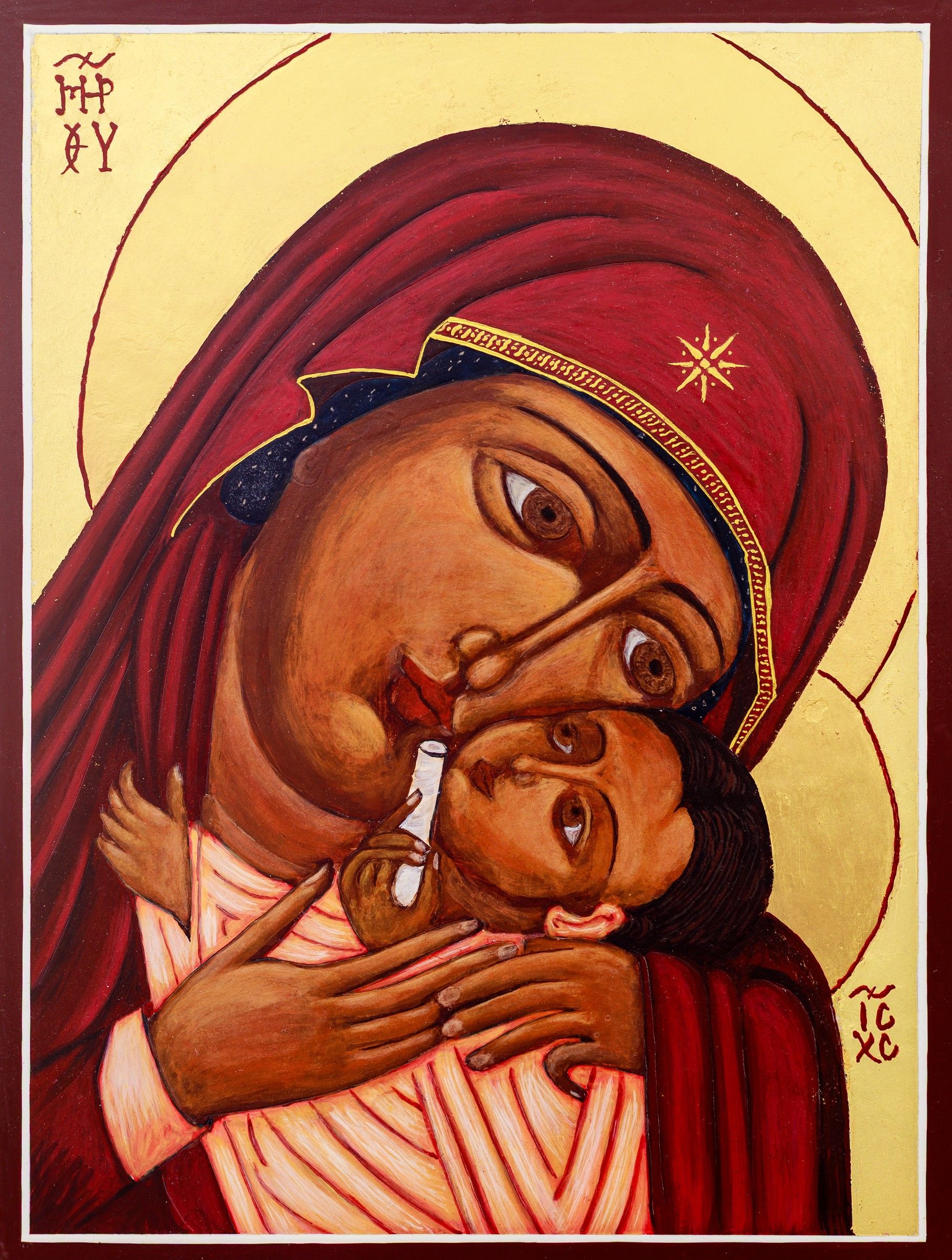 Icône de la Vierge de Korsun : la Mère de Dieu, maphorion rouge sombre étoilé, joue contre joue avec l'Enfant, fond d'or, inscriptions grecques